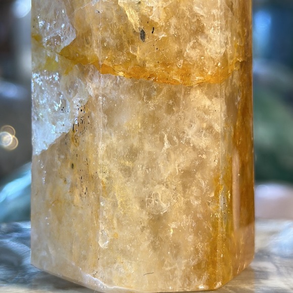 🔥SALE🔥 Golden Healer Crystal Tower With Sparkles And Rainbows! Watch The Video - Picture 9 of 9